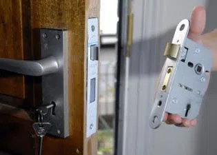 Aqua Locksmith Store Hawthorne, CA 310-955-1731 - 6-Locks-Replace